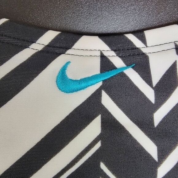 Nike Chevron print one piece swimsuit size 8 - Picture 3 of 8